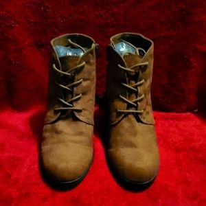 American Eagle Brown Suede Wedge Ankle‎ Boots